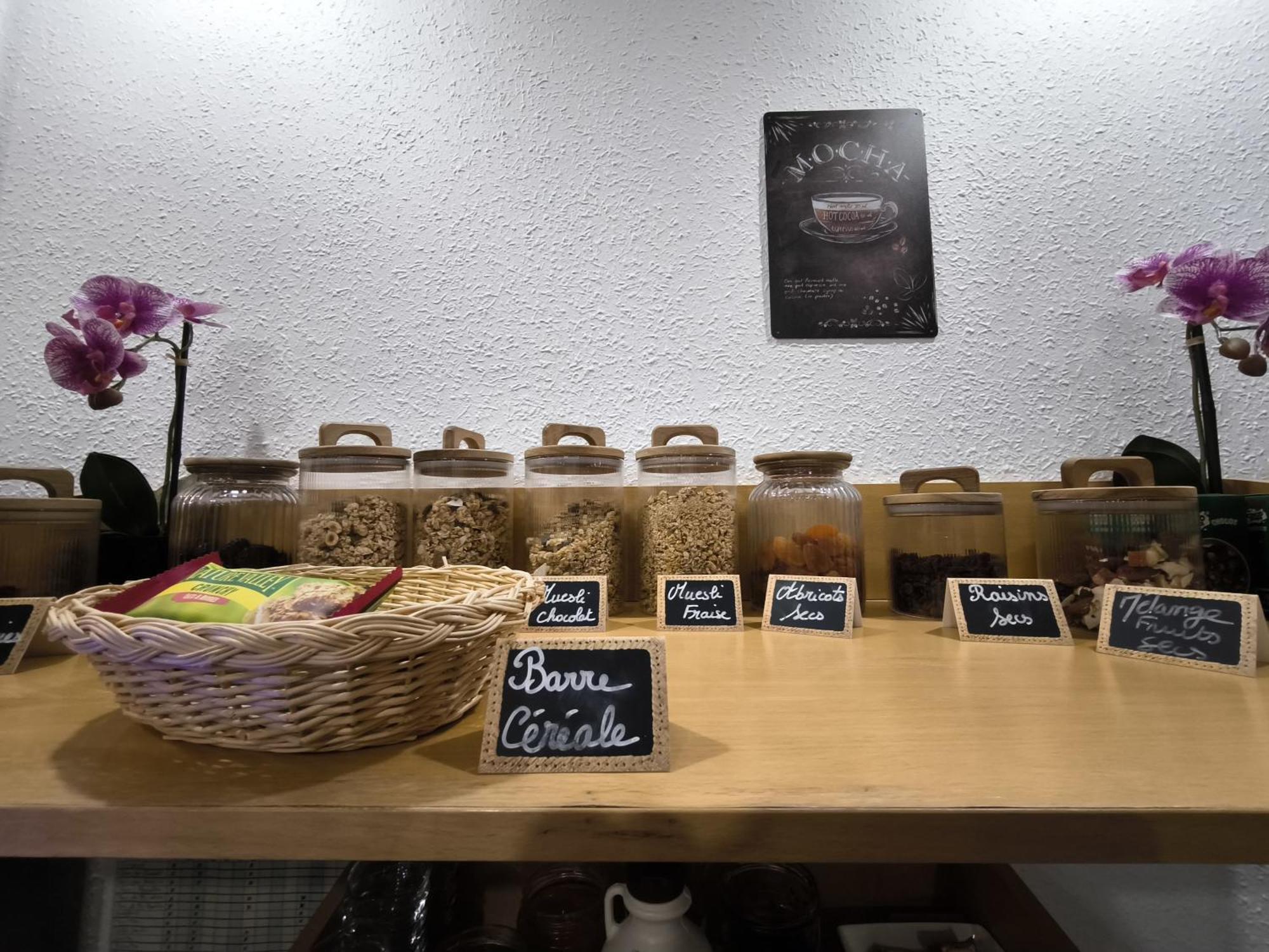 拉瑞酒店 Onet-le-Château 外观 照片